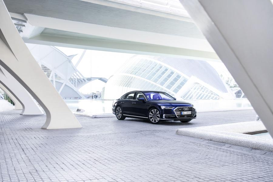  Audi A8 55 TFSI Quattro (D5) 2017 года  (WW) (фото 10 из 40)